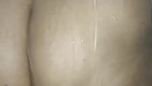 Mit meinem spielzeug in der dusche