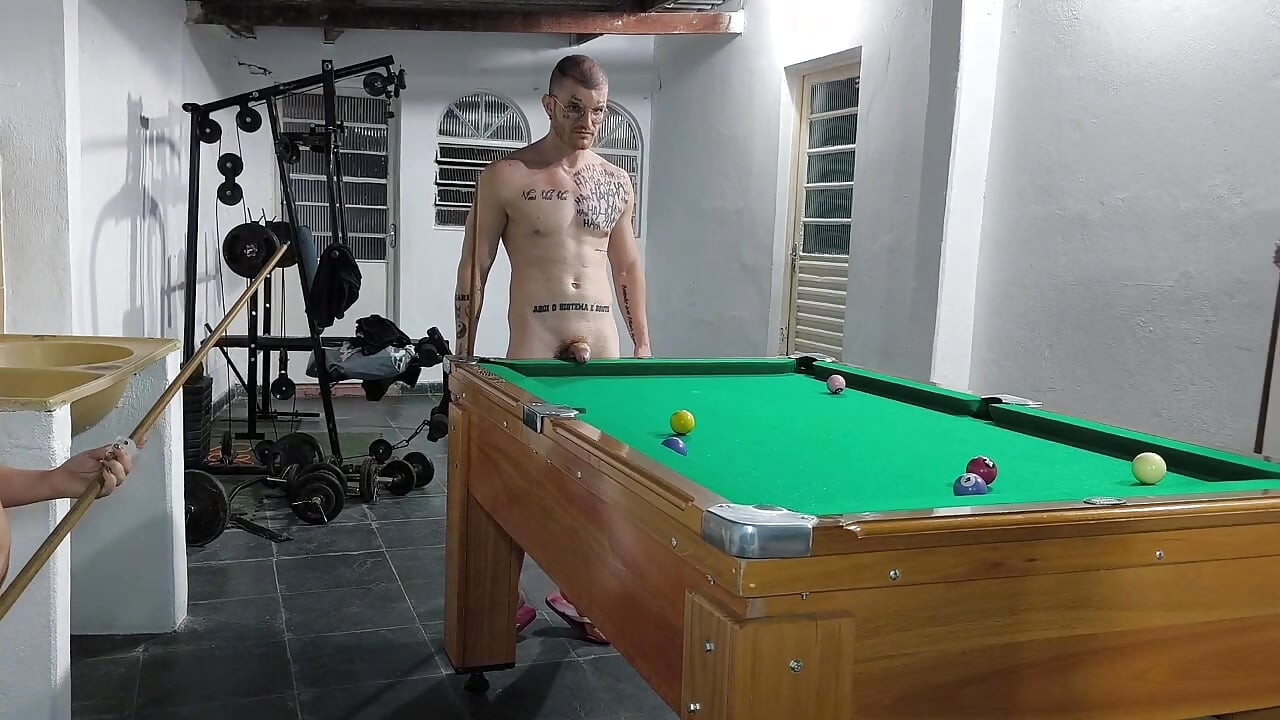 Piscina con las chicas calientes desnudas