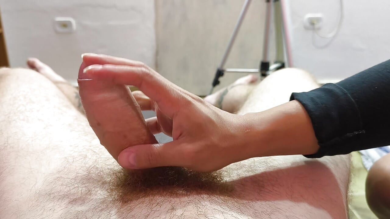 18-year-old Trans Knows How to Jerk off a Dick