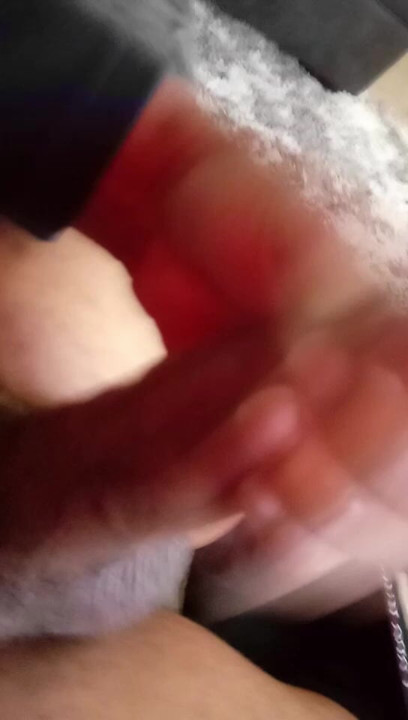 Gordo papai batendo seu pau duro e super gordo até ele ônibus em todos os lugares. PARTE 2
