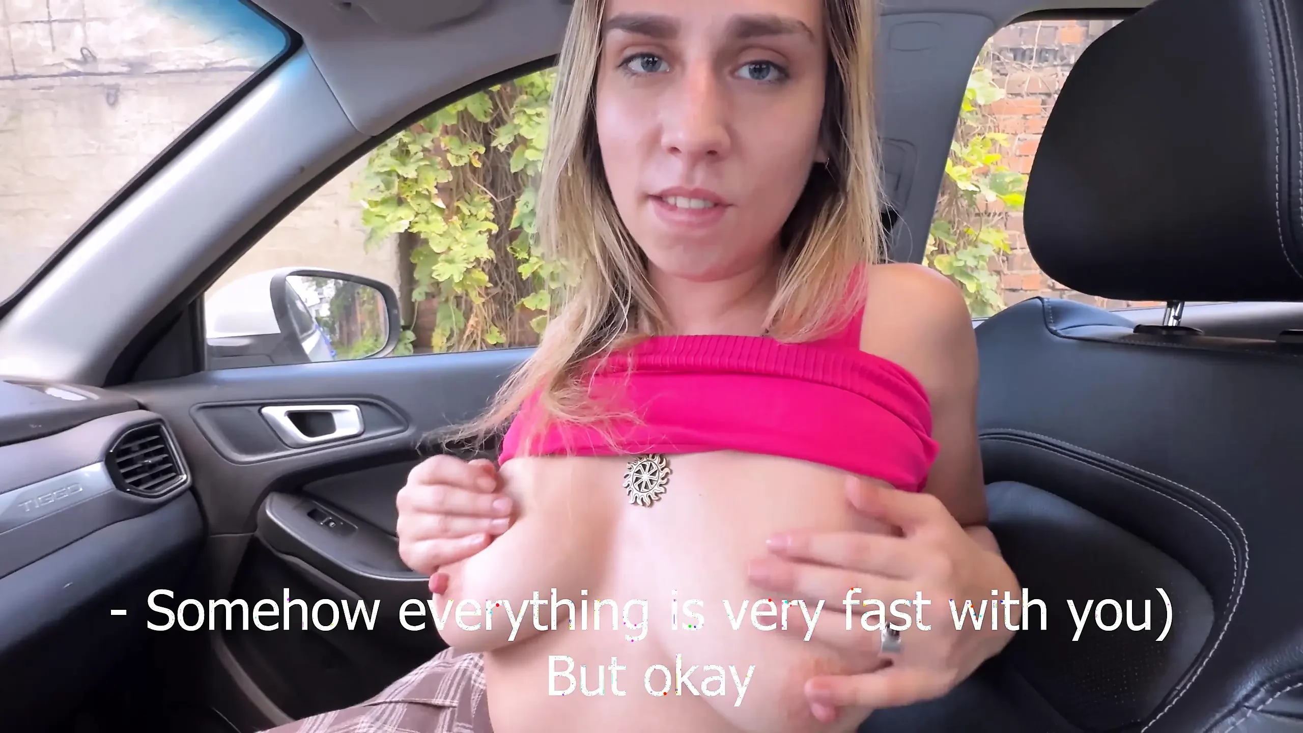 Knulla med en taxichaufför i bilen
