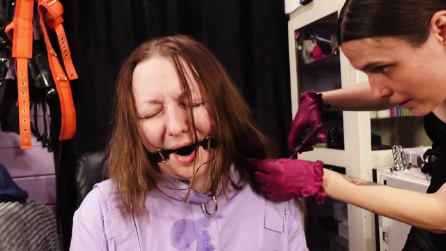 BDSM Video: Haircut From Mistress (mistress Priest & Arya Grander)