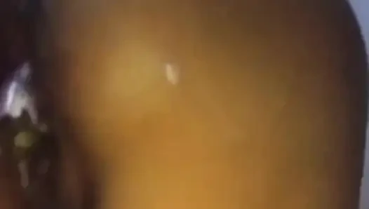 Sri-lankische freundin klatscht ihren dicken arsch