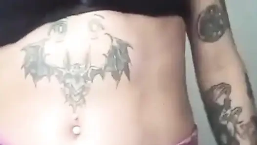 Pacarku yang mungil, teman semok ngirim aku video toket aduhainya