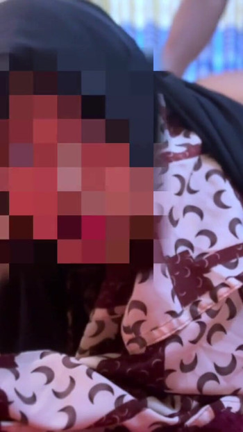 Morate podijeliti trenutak iz "Vruća muslimanka želi analno jebanje od mene! Onda uništim njezinu veliku guzu grubim jebanjem"