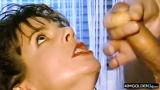 Leidenschaftlicher Badezimmersex mit geiler Bruenetten