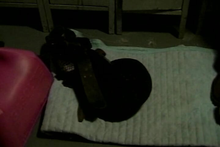 अश्लील रंडी की लॉकर रूम में गांड चुदाई