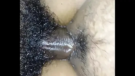 Padosan bhabhi ke chut chatkar pani nikal diya