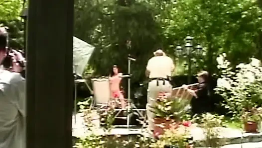 Женушка школа: Heicia Lesbenaction в Гартене