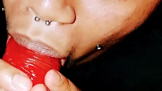 Özensiz meyve yiyici!!