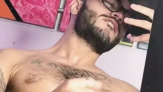 Medellin'den Seksi Latino, Hayranları İçin Aynanın Önünde Mastürbasyon Yapan Büyük Horoz ile Mastürbasyon Yapıyor