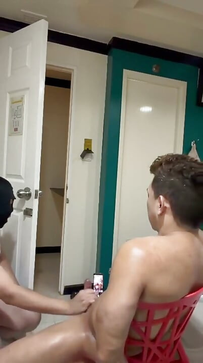 You Alraedy Started? Pinoy Twink Get Hard Handjob