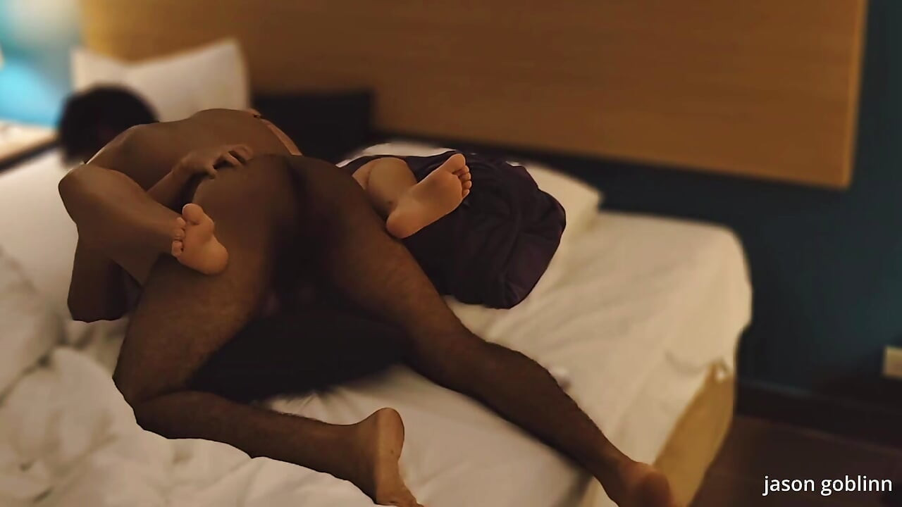 Ibu tiri dikongkek zakar Desi India di bilik hotel