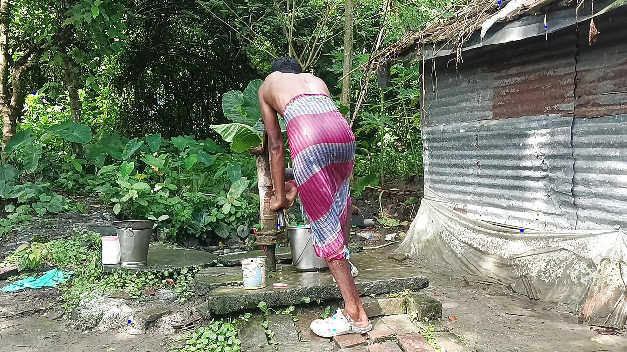 Indian mature Shower open place desi style..