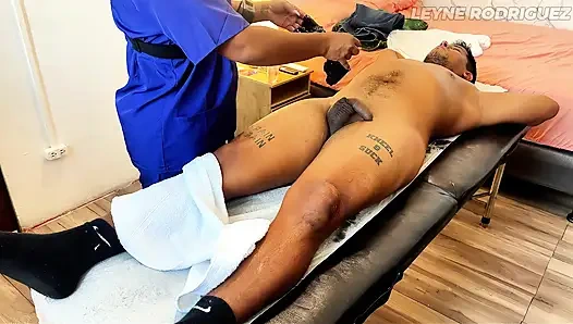 Massage with an unexpected happy ending - Risky Cum