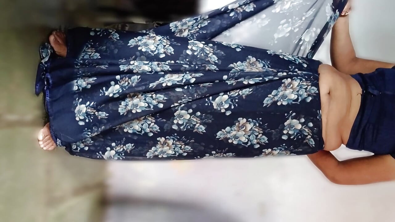 사우텔리 바한이 사우텔레 형님이 도카르 스타일로 하면서, 내 형님이 땅을 타고 나가면 카르 도 키 고디 방카르 키랜드 레 라히 피
