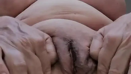 Kıçından sikilmek istiyor