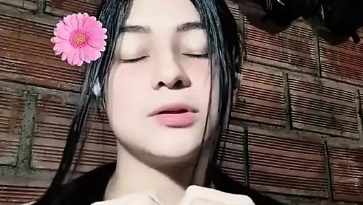 Colombian woman masturbates with her best friend