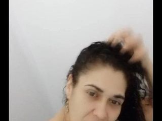 Stiefmutter in der Dusche