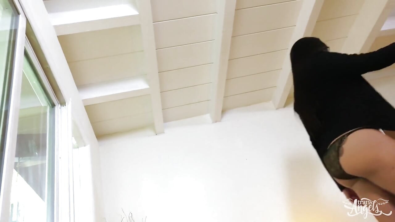 Sexy Bianka Nascimento recebe Michael nu para lambida no cu e uma sessão de sexo com pau grande