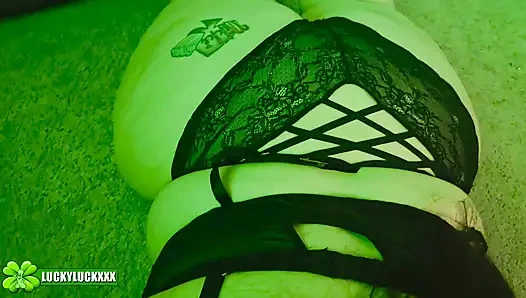 Nikki cakes si gadis beruntung lagi asik nyepong kontol pov