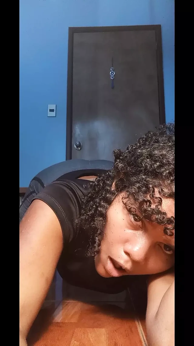 Hot Latina masturbates until she leaves her pussy creamy
