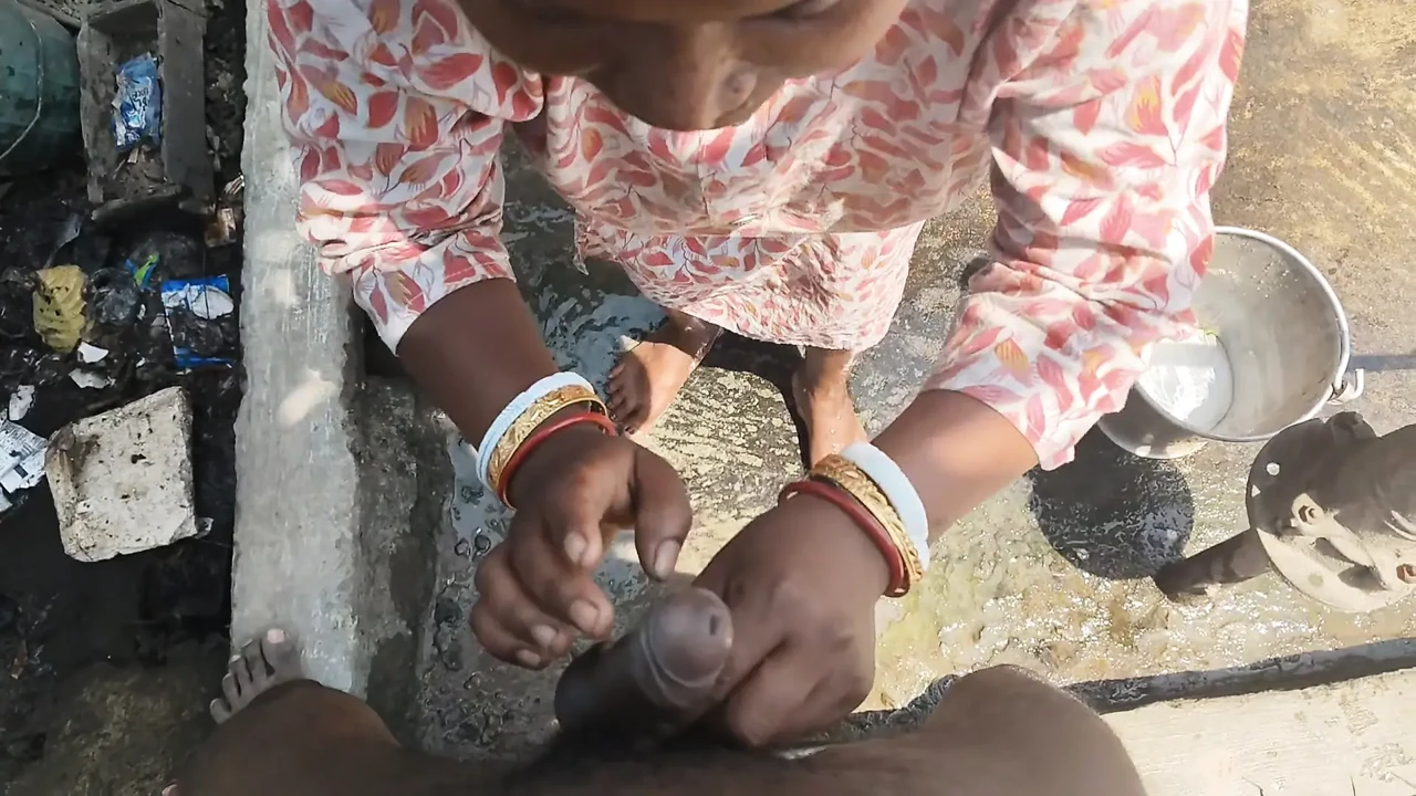 Desi hot bhabhi Ne Lund chusa aur dudh per mota