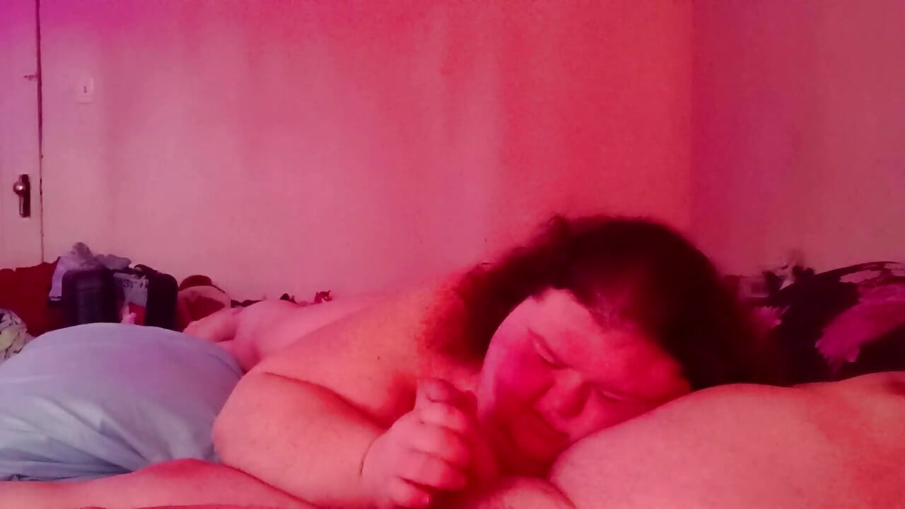 Butterfly Kisses Receives Deep Thrusting With Legs Wide Open After A Blowjob