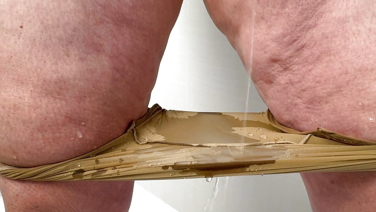 Mrs Mature Feet naylon külotunu giyerek işiyor 532