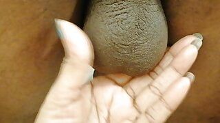 Atriz indiana mallu bahabi faz sexo com seu motorista. Peitos grandes e buceta molhada, suculenta e peluda