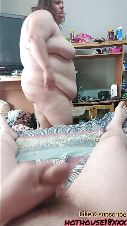 Üvey anne üvey oğullarının yarağını şimdiye kadarki en iyi sakso emiyor, daha iyi kamera kalitesi mastürbasyon yapmak için çok iyi video