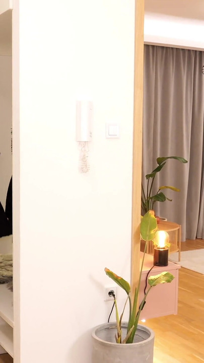 Hot Beauty Mia Stone Meets Freakyt