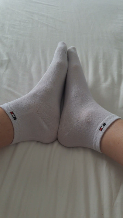 Put your meat stick between my feet