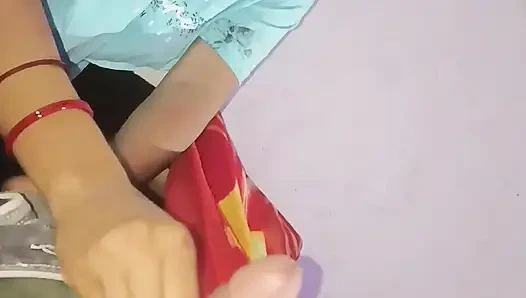 My girlfriend's mom came when my girlfriend was doing a handjob, then when my land was getting watered, her mom came to Hindi handjob.