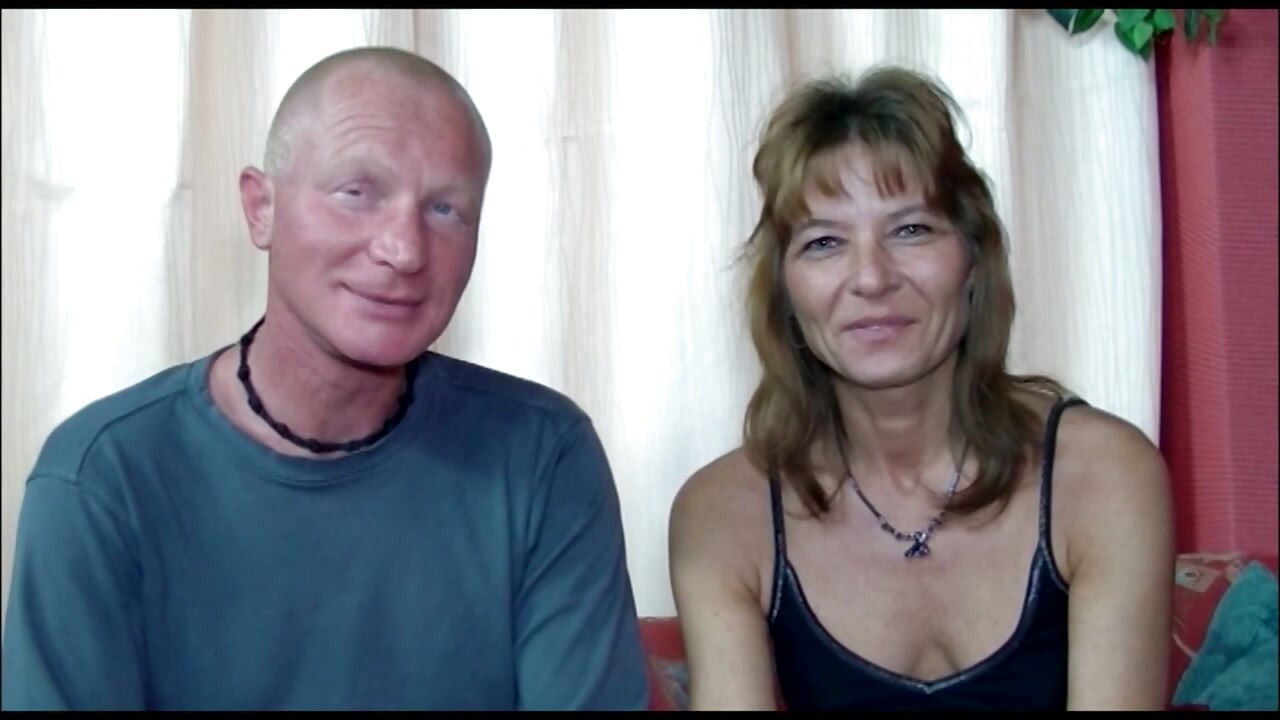 Las Parejas Distantes Se Buscan Mutuamente