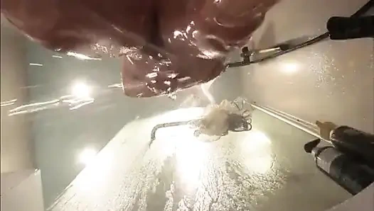 Webcam unter dem bad im stiefschwestern. Feuchte muschi nach dem sex mit freund