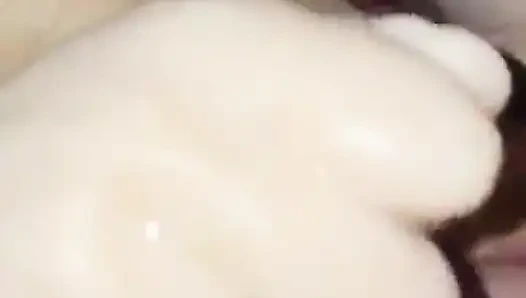 Sürtük yumruk sokuyor