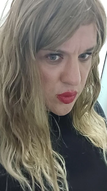 Kimmi pissing