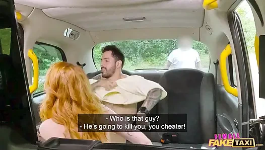 Female Fake Taxi - polnische rothaarige cherry candle erwischt beim betrügenden blowjob, muschi lecken, heißen sex in der Öffentlichkeit