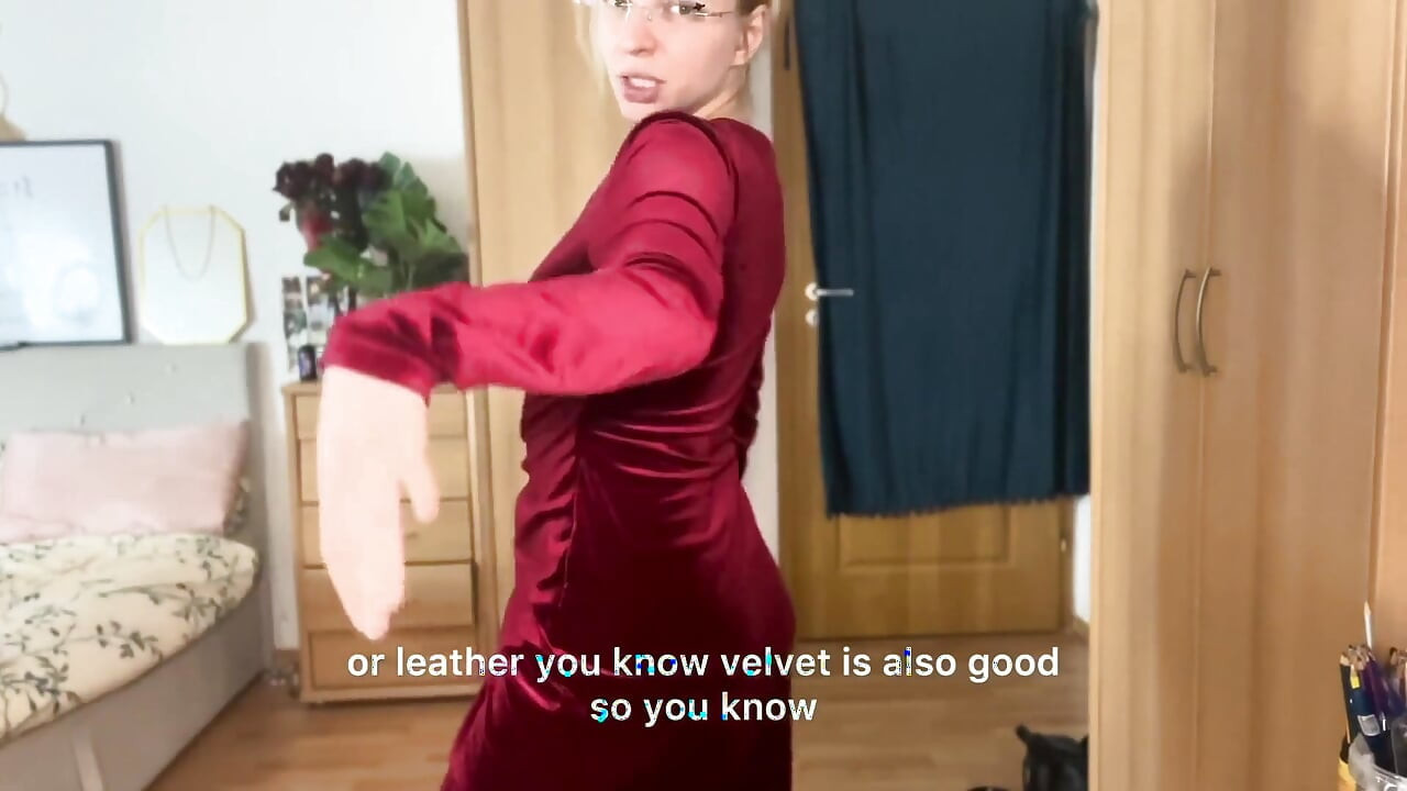 Dominatrix trang phục thử trên haul