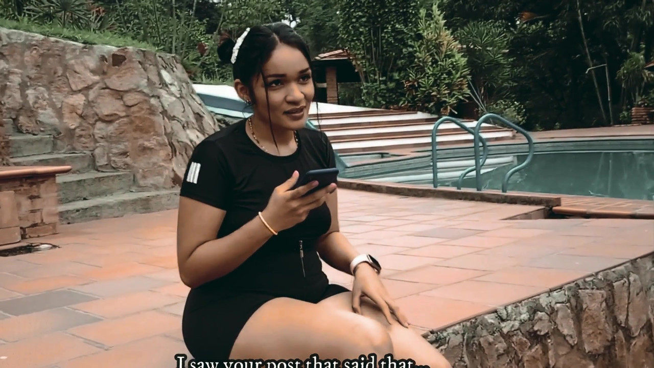 饥渴的拉丁大屁股操她的瑜伽教练 - 胖美女