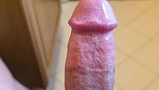 الرجيج قبالة precuming الديك كبير الرأس