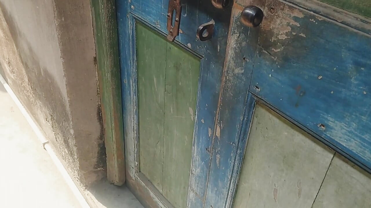 ฉันไปเยี่ยมบ้านของเพื่อนสาวของฉันผิดพลาดและดูว่าเกิดอะไรขึ้นในตอนท้าย เย็ดบราของเธอ, ช่วยตัวเองเสียงดังลามกและน้ําแตก