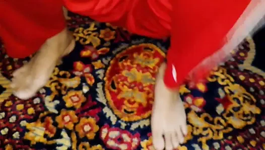 Симпатичная индийская красивая девушка занимается сексом