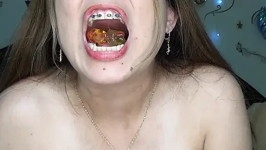 Я ПРОГЛОТИЛА ОЧЕНЬ ДЛИННЫХ ЖЕВАТЕЛЬНЫХ ЧЕРВЕЙ!!