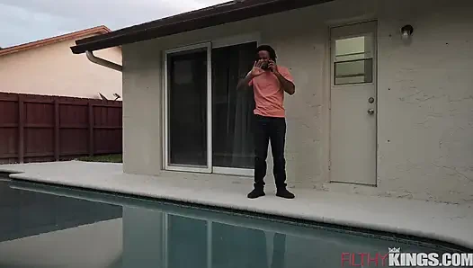 Baştan çıkarıcı üvey kız büyük zenci yarağımdan sonra geliyor