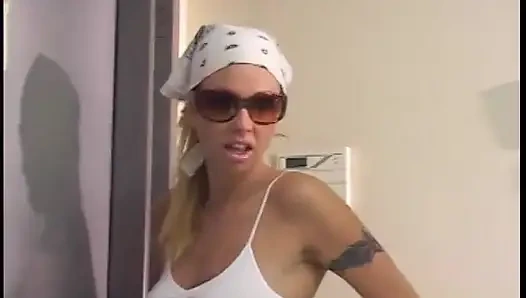 Не упустите свой шанс посмотреть основные моменты с DVD для взрослых Fuck The Teacher