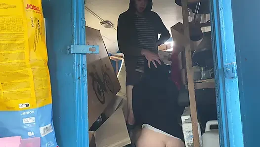 A warehouse worker fucked the manager hard right there on the boxes and put her in her place