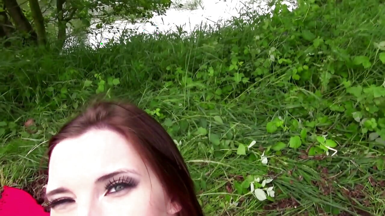 Horny brunette gets her pussy smashed outdoor