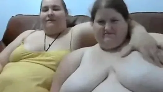 Большие толстые лесбиянки перед камерой
